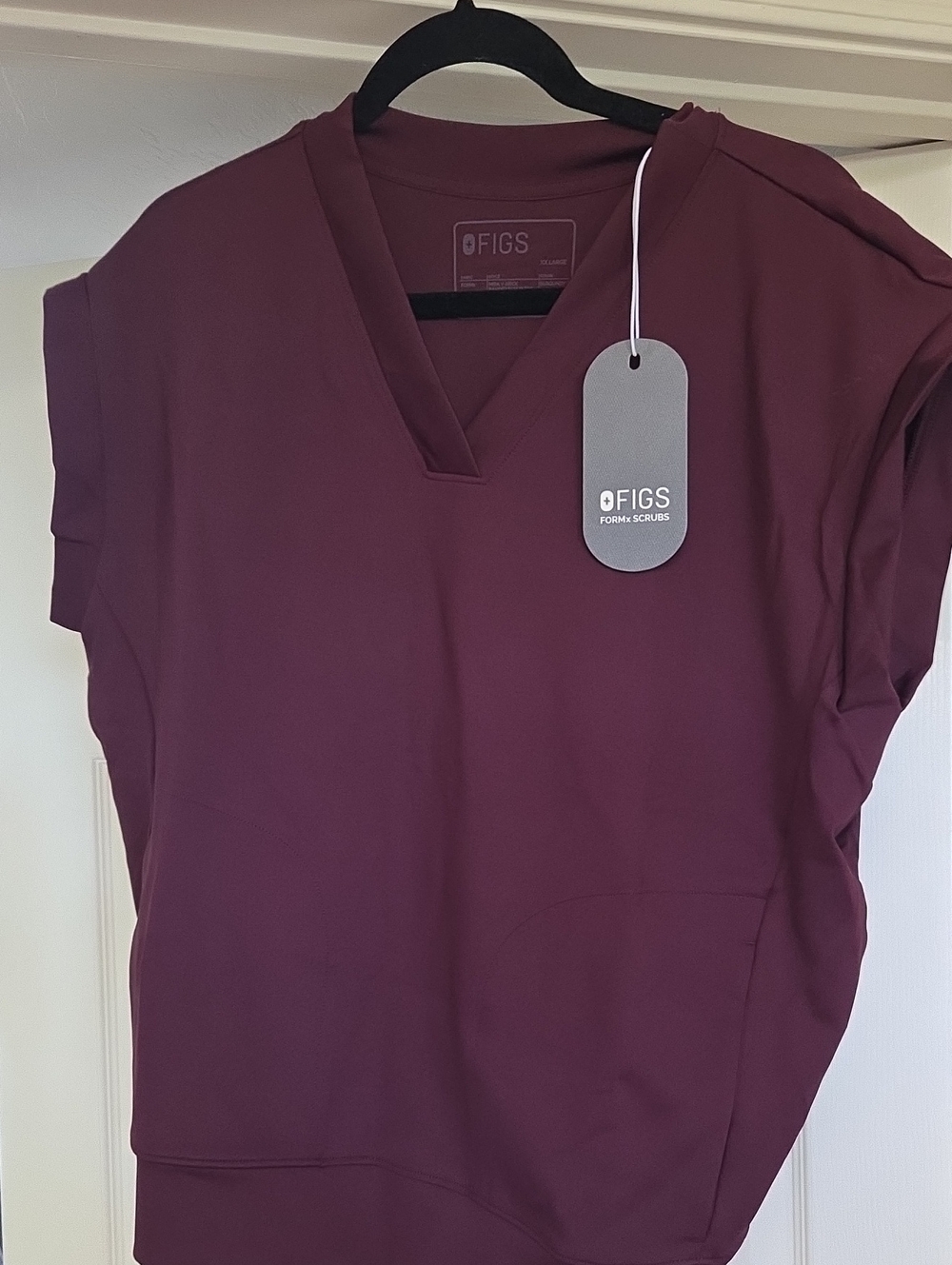 Figs Women's Short Sleeve V-Neck Top in Burgundy